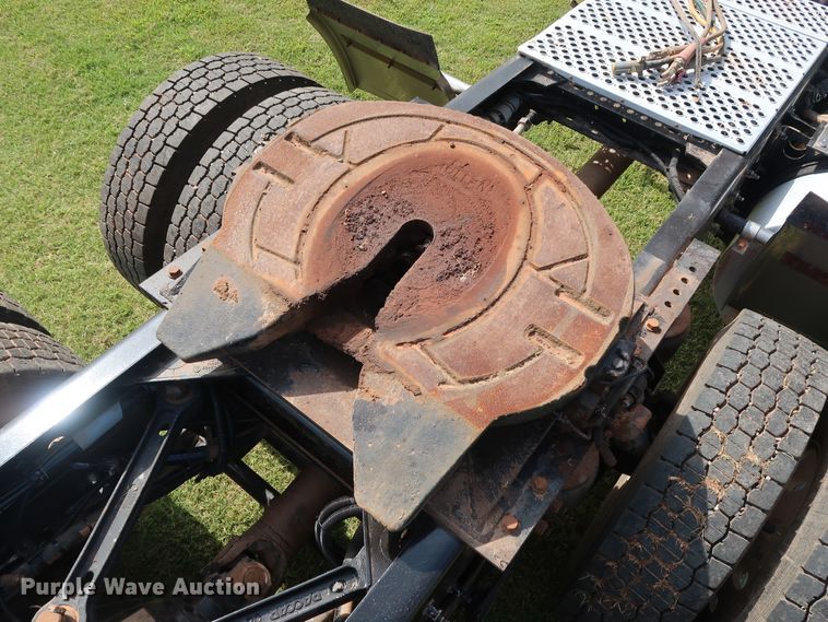 image for item DG4077 2012 Kenworth T800 semi truck