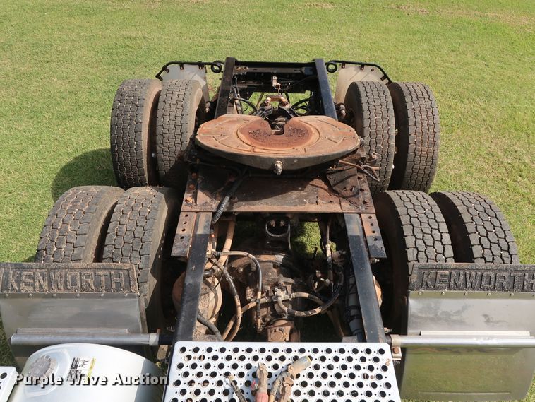 image for item DG4077 2012 Kenworth T800 semi truck