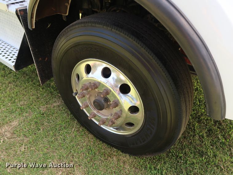 image for item DG4077 2012 Kenworth T800 semi truck