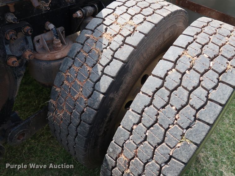 image for item DG4077 2012 Kenworth T800 semi truck