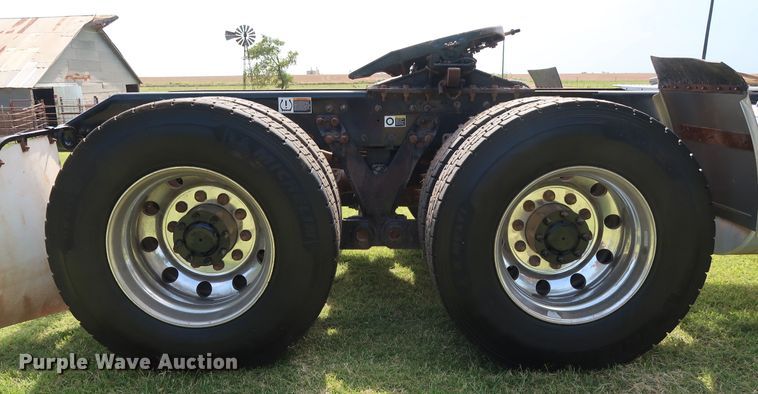 image for item DG4077 2012 Kenworth T800 semi truck