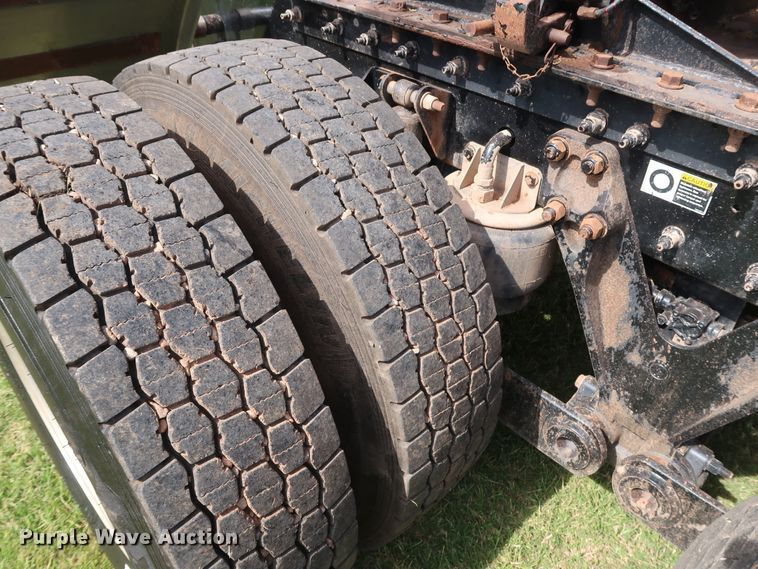 image for item DG4077 2012 Kenworth T800 semi truck