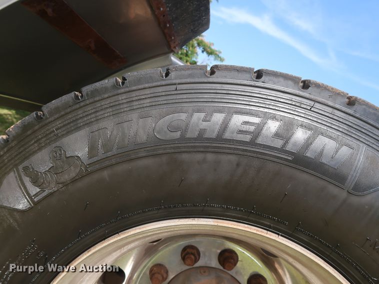 image for item DG4077 2012 Kenworth T800 semi truck