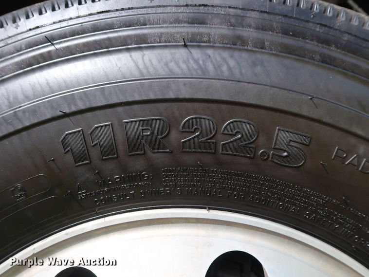 image for item DG4077 2012 Kenworth T800 semi truck