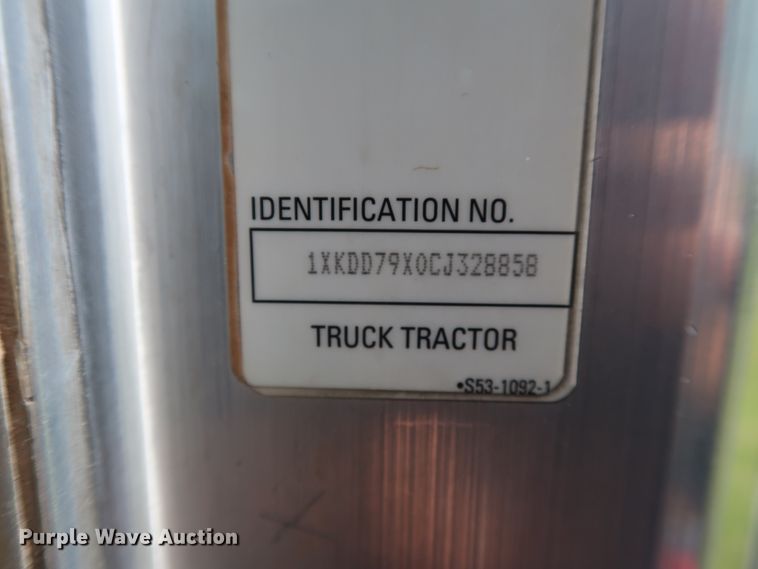 image for item DG4077 2012 Kenworth T800 semi truck