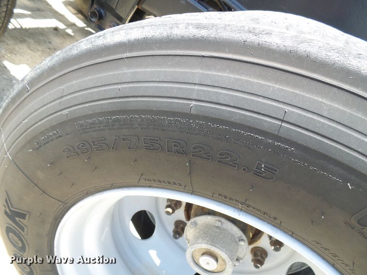 image for item DI0513 2010 Hyundai CGN403-516 trailer