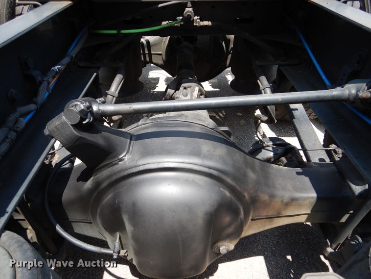 image for item DY9852 2015 Freightliner Cascadia semi truck