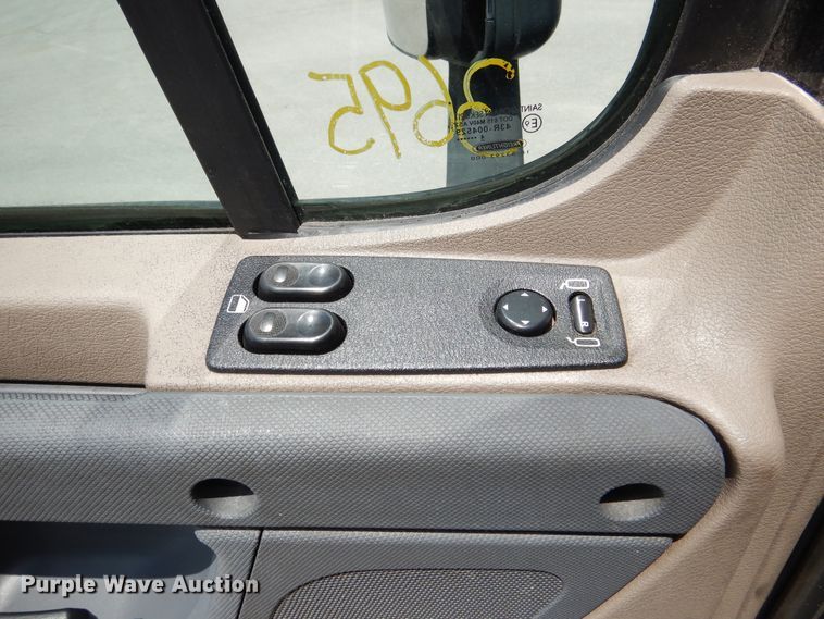 image for item DY9852 2015 Freightliner Cascadia semi truck