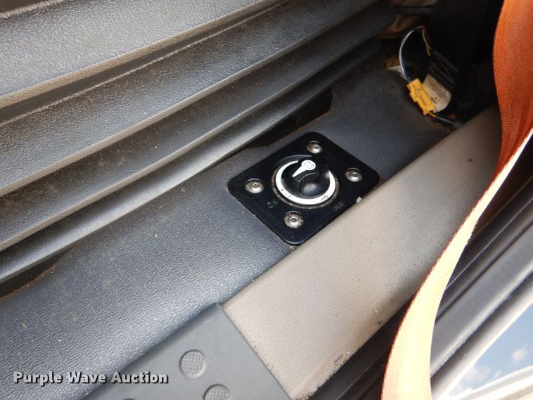 image for item DY9852 2015 Freightliner Cascadia semi truck