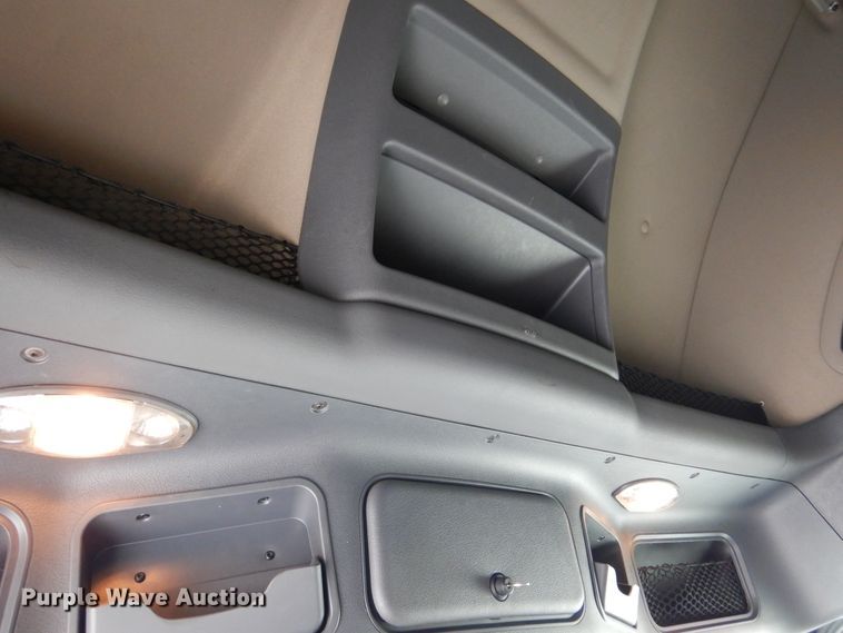 image for item DY9852 2015 Freightliner Cascadia semi truck