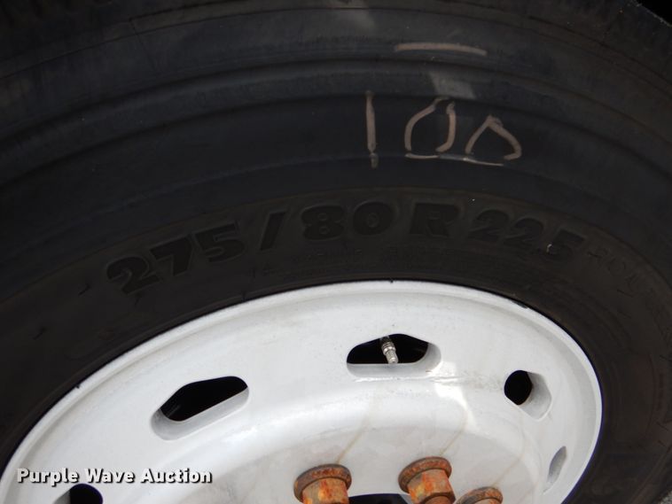 image for item DY9852 2015 Freightliner Cascadia semi truck