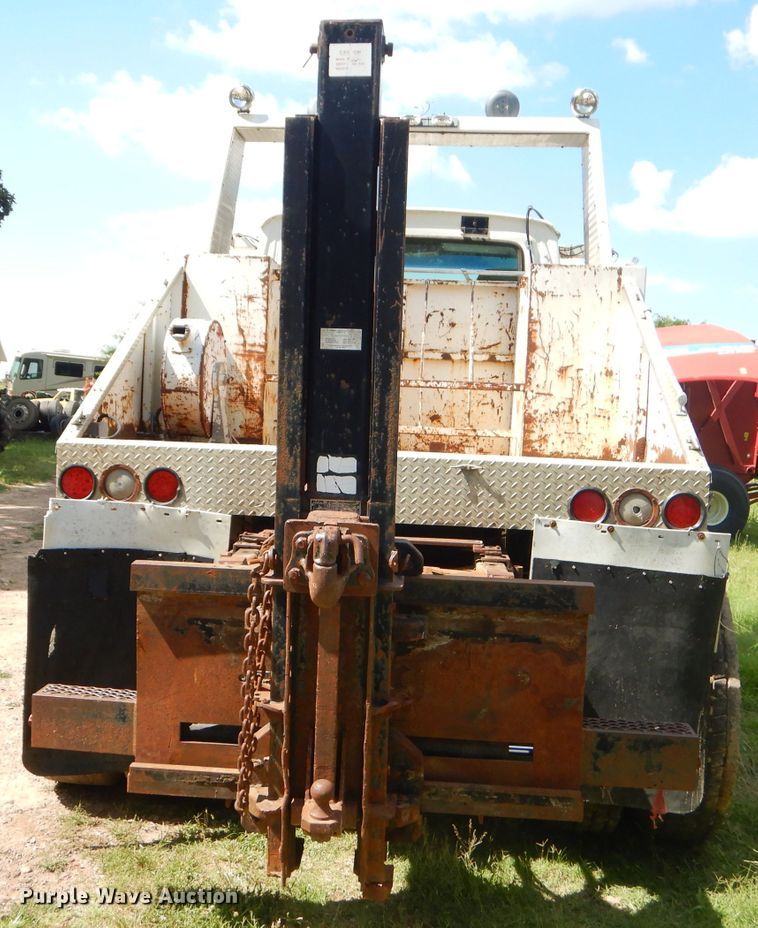 image for item ED9393 1993 Ford L9000 toter truck