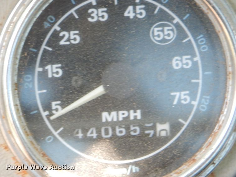 image for item ED9393 1993 Ford L9000 toter truck