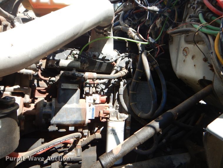 image for item ED9393 1993 Ford L9000 toter truck