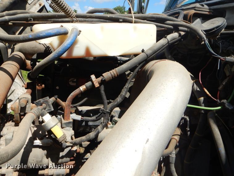 image for item ED9393 1993 Ford L9000 toter truck