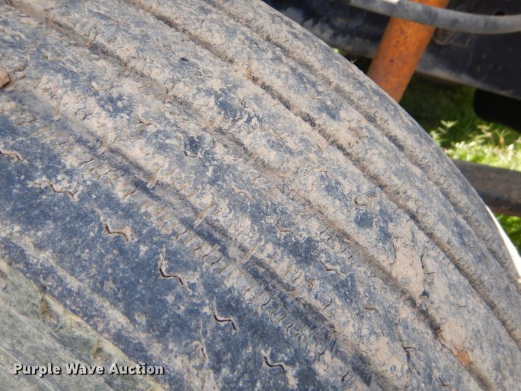 image for item ED9393 1993 Ford L9000 toter truck