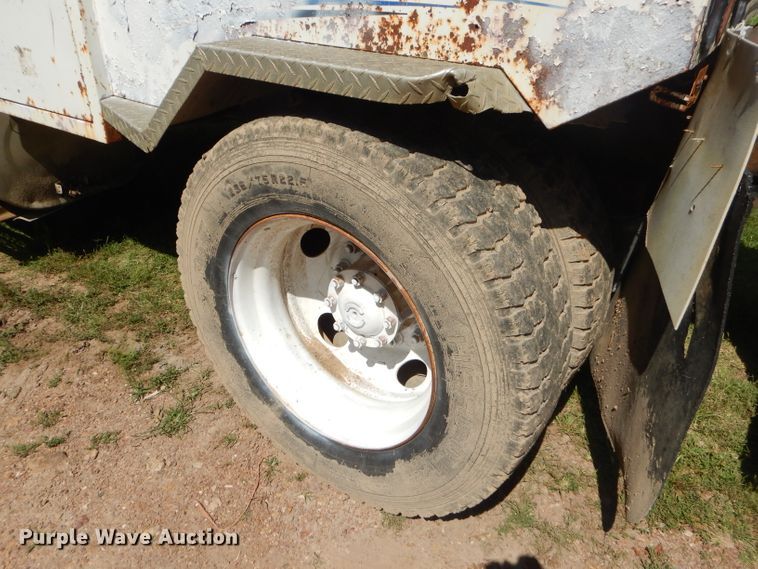 image for item ED9393 1993 Ford L9000 toter truck