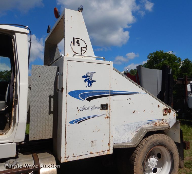 image for item ED9393 1993 Ford L9000 toter truck