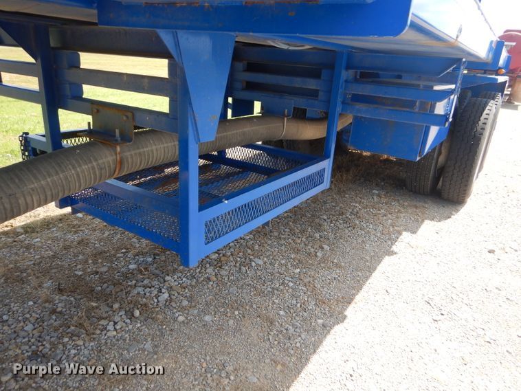 image for item ED9404 2008 Overland Acid acid trailer