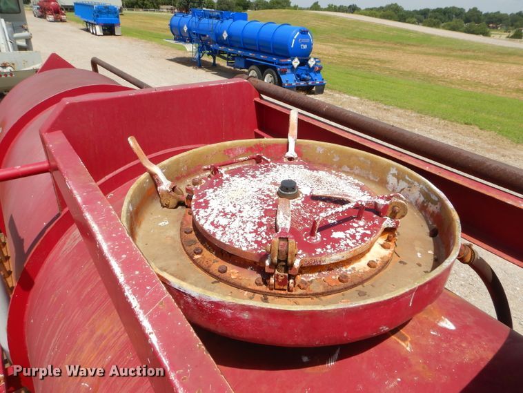 image for item ED9405 2005 Fort Worth tank trailer