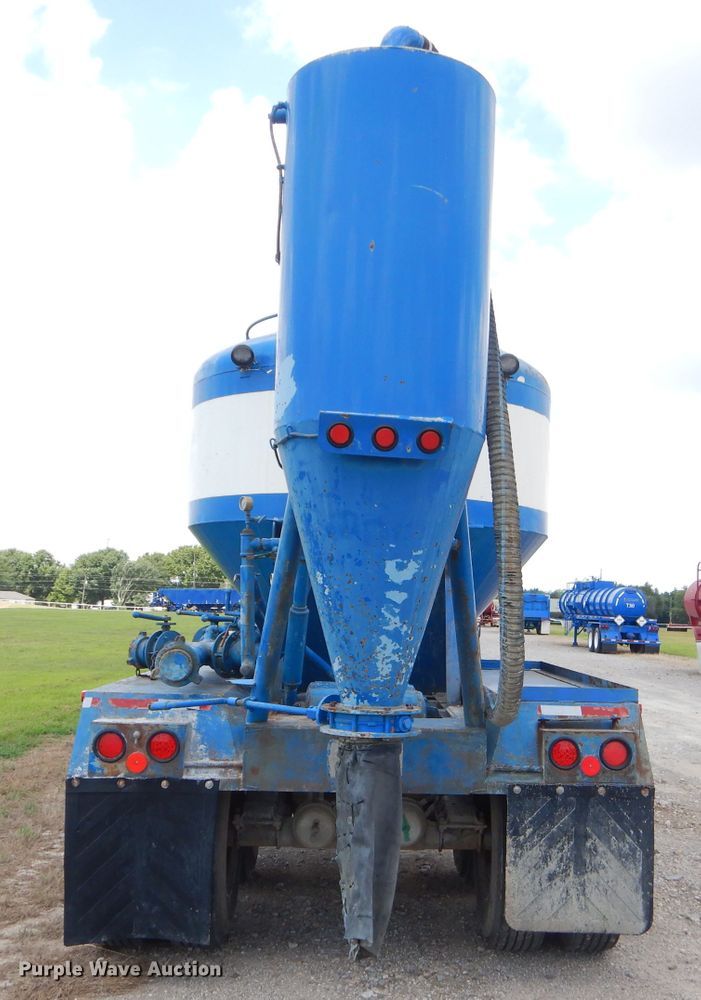 image for item ED9408 2006 Shop built cement bulk trailer