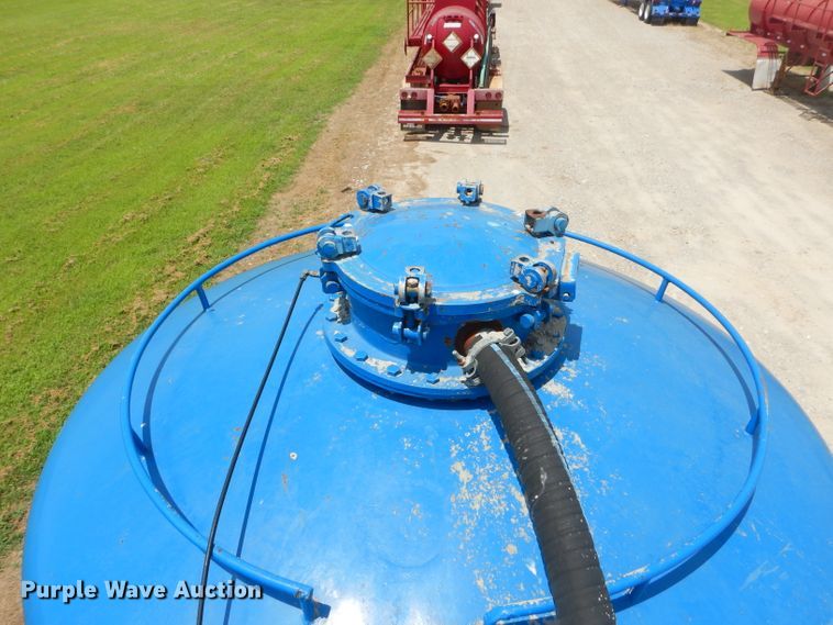 image for item ED9408 2006 Shop built cement bulk trailer