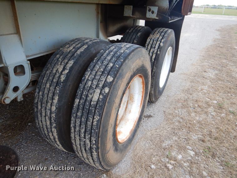 image for item ED9411 1981 Rogers end dump trailer