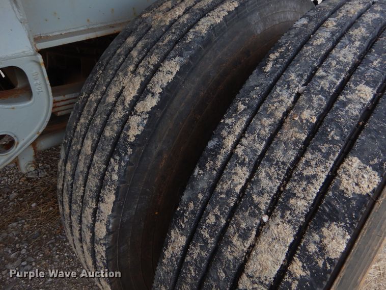 image for item ED9411 1981 Rogers end dump trailer