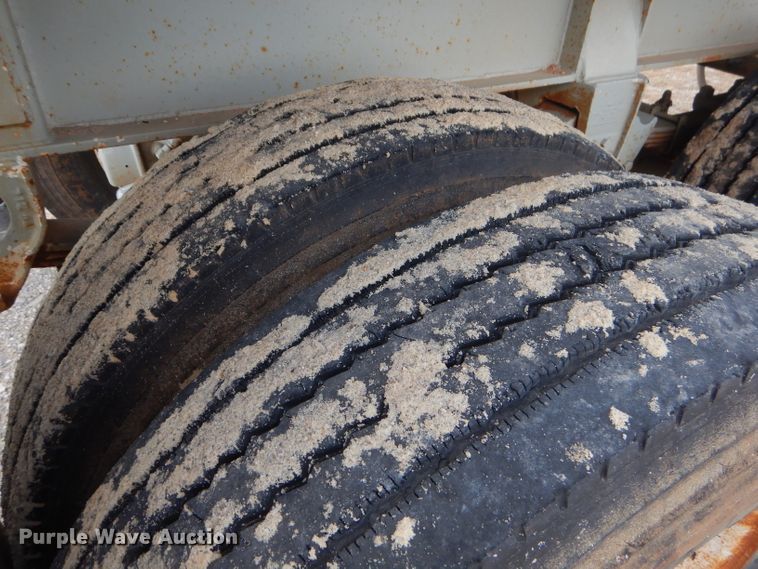 image for item ED9411 1981 Rogers end dump trailer