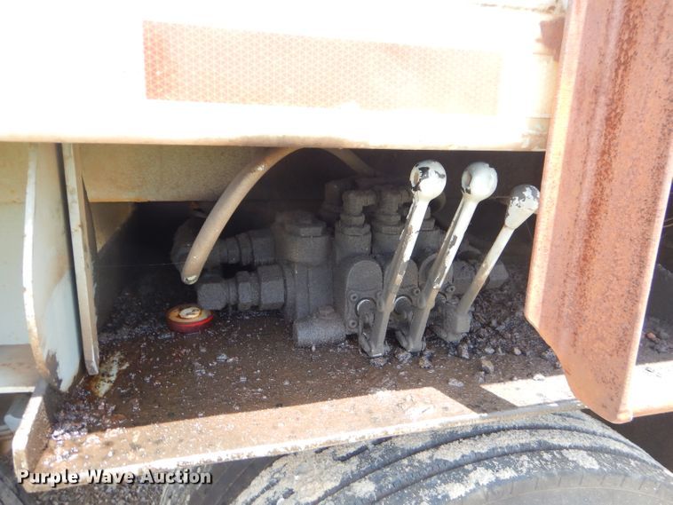 image for item ED9411 1981 Rogers end dump trailer