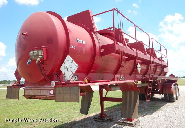 image for item ED9412 2010 Tiger tank trailer