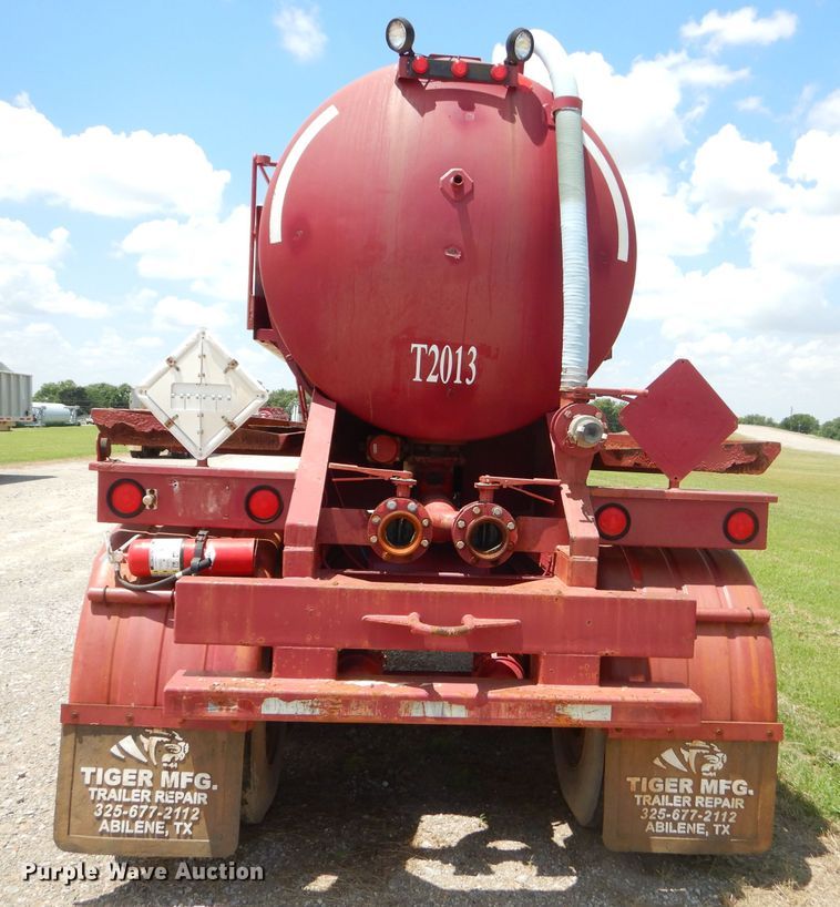 image for item ED9412 2010 Tiger tank trailer