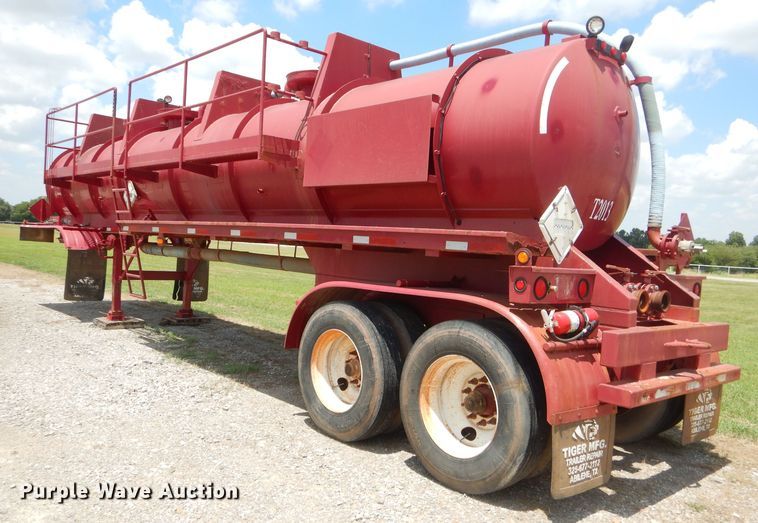 image for item ED9412 2010 Tiger tank trailer