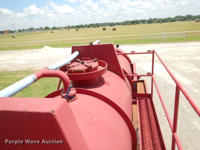 image for item ED9412 2010 Tiger tank trailer