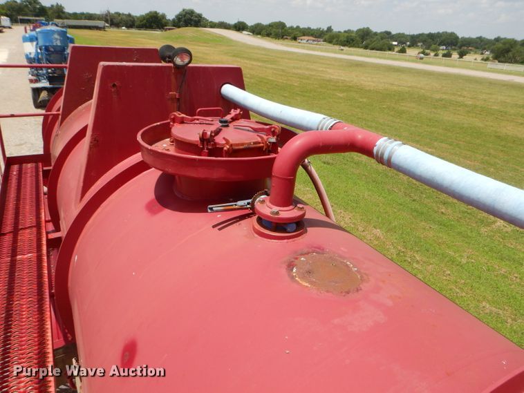 image for item ED9412 2010 Tiger tank trailer