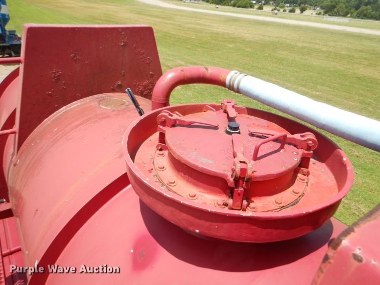 image for item ED9412 2010 Tiger tank trailer