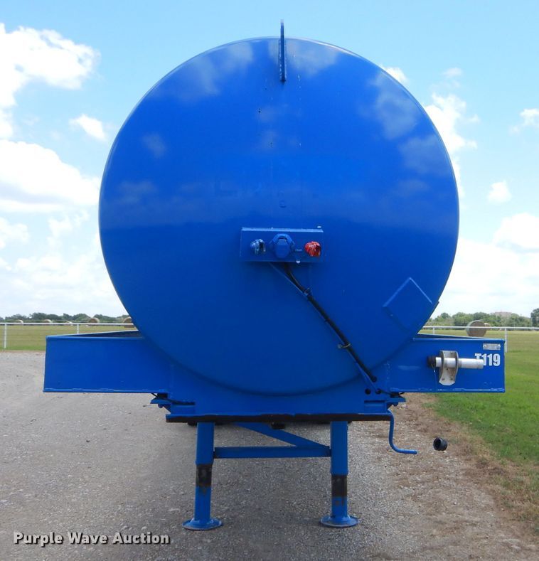 image for item ED9413 2007 Tank trailer