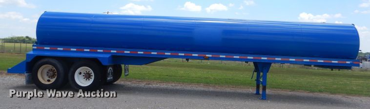 image for item ED9413 2007 Tank trailer