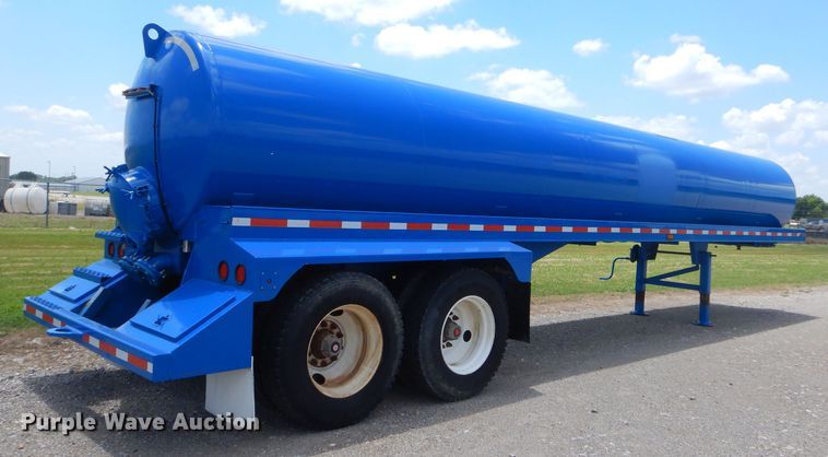 image for item ED9413 2007 Tank trailer