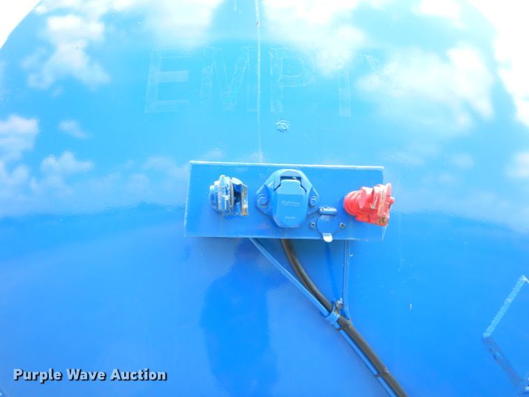 image for item ED9413 2007 Tank trailer