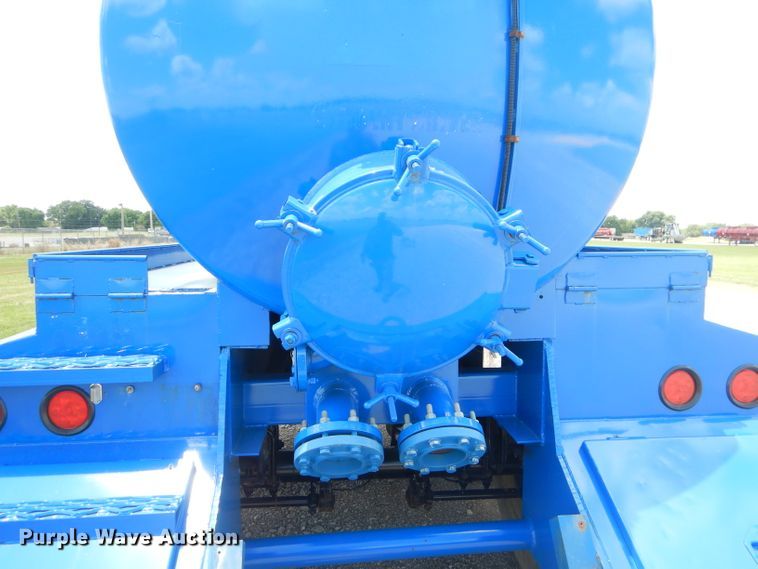 image for item ED9413 2007 Tank trailer