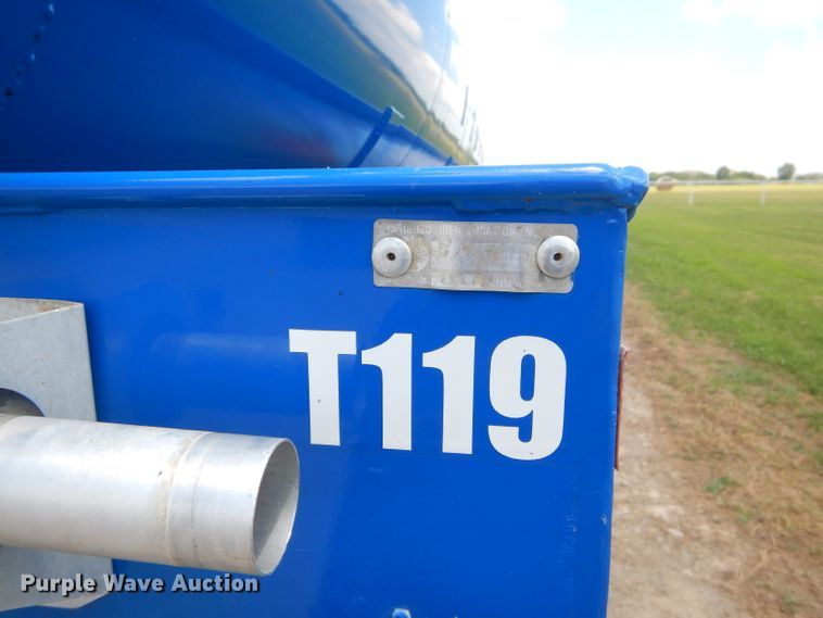 image for item ED9413 2007 Tank trailer