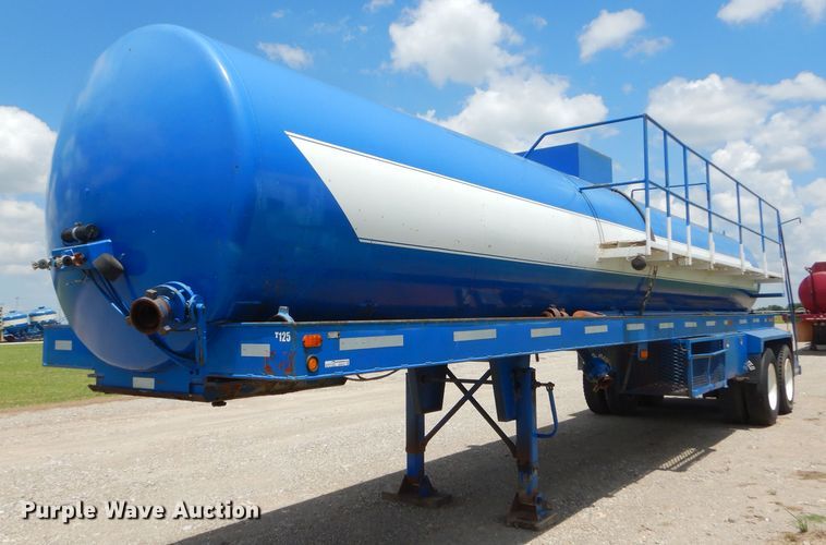 image for item ED9415 2008 Frontier tank trailer