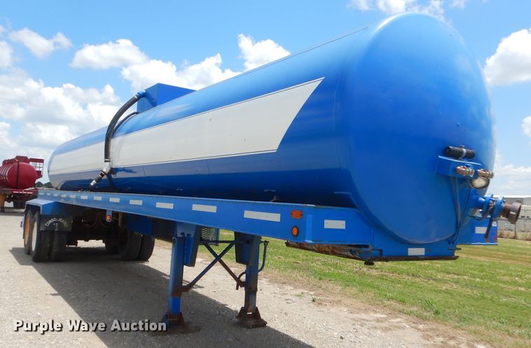 image for item ED9415 2008 Frontier tank trailer