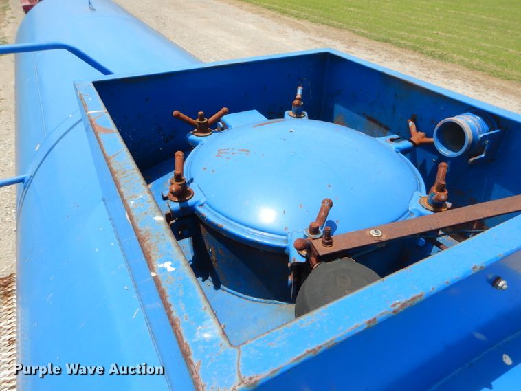 image for item ED9415 2008 Frontier tank trailer