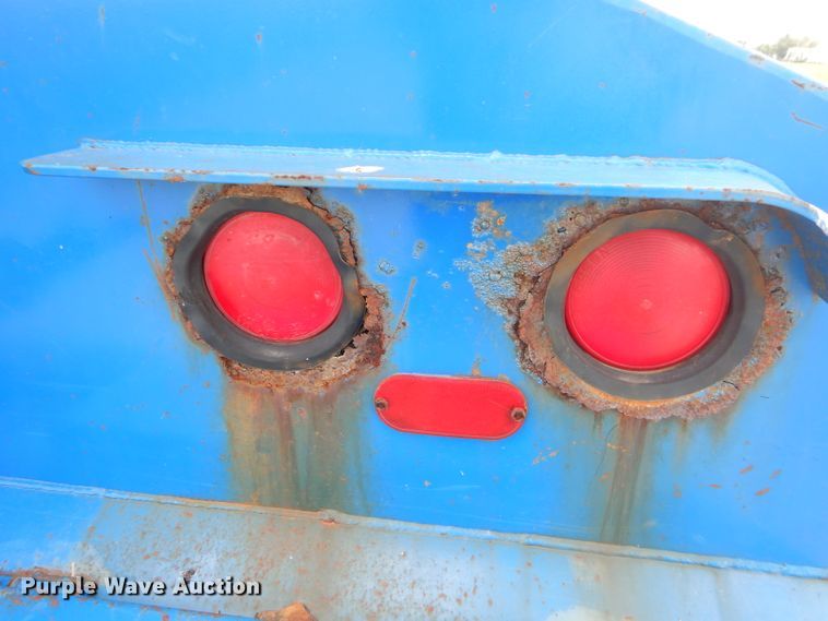 image for item ED9415 2008 Frontier tank trailer