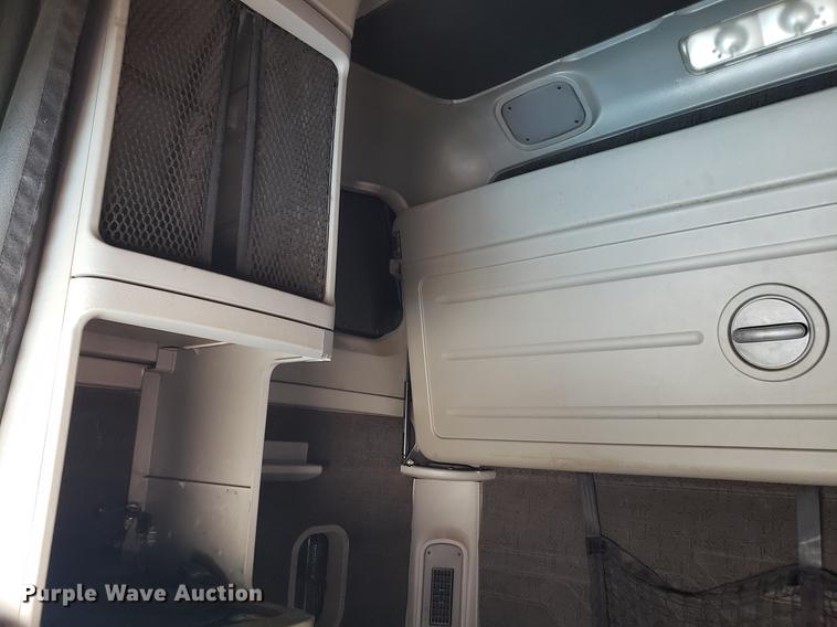 image for item ET9754 2006 Freightliner semi  truck