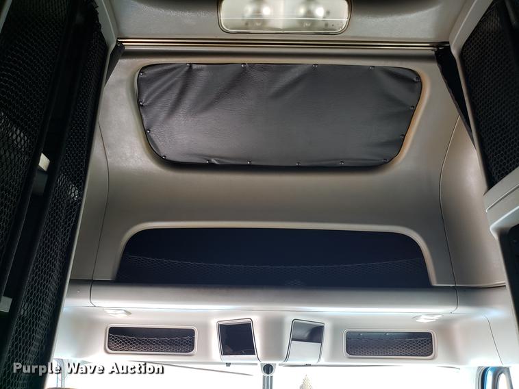 image for item ET9754 2006 Freightliner semi  truck