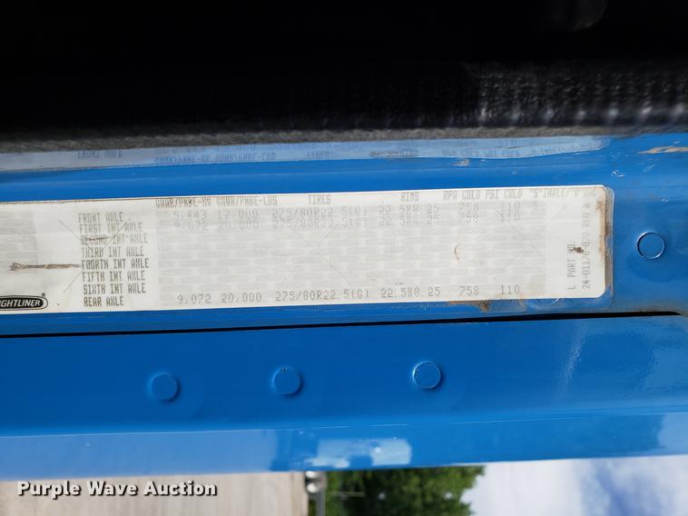 image for item ET9754 2006 Freightliner semi  truck