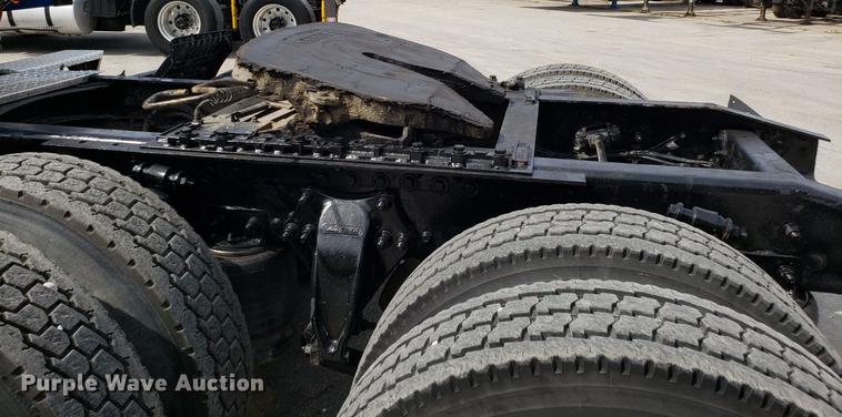 image for item ET9754 2006 Freightliner semi  truck